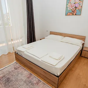 Pensjonat Rei's Place, Wlora